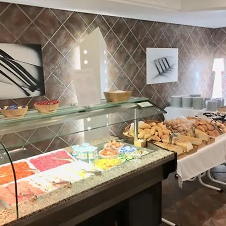 Hotel Villa De Laredo-2